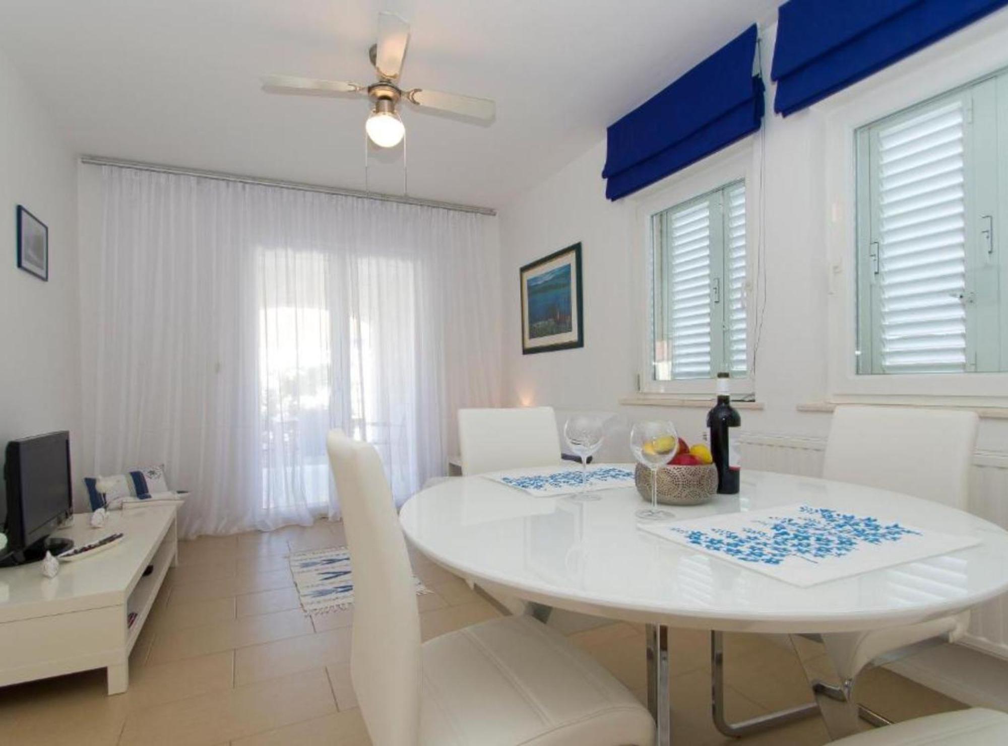Apartments Villa Olea Lumbarda Esterno foto
